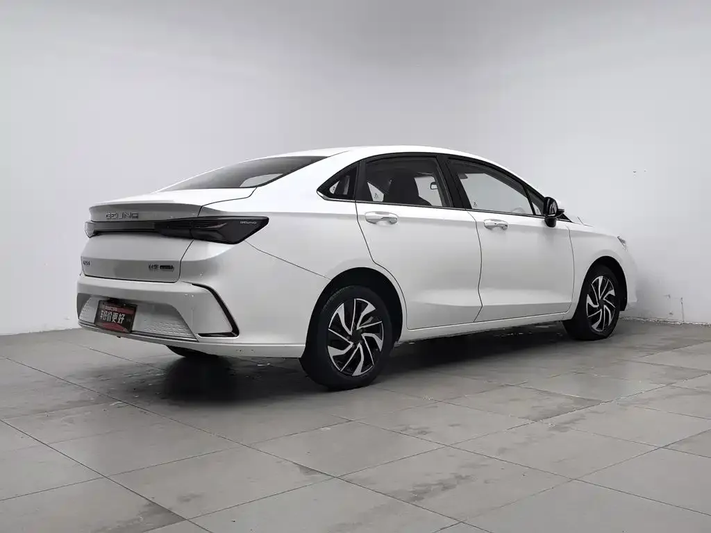 BAIC Beijing U5 PLUS 1.5L CVT Luxury Edition 2021 — фото 2