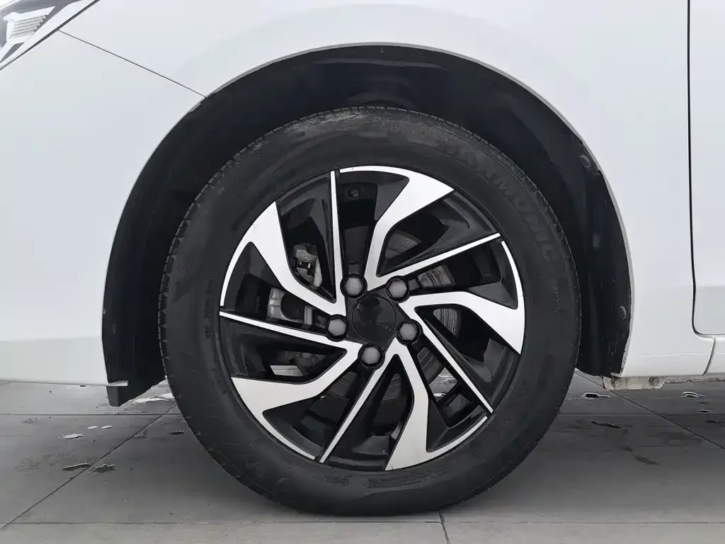 BAIC Beijing U5 PLUS 1.5L CVT Luxury Edition 2021 — фото 17