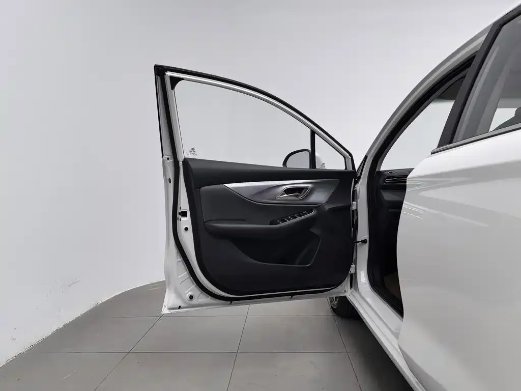 BAIC Beijing U5 PLUS 1.5L CVT Luxury Edition 2021 — фото 8