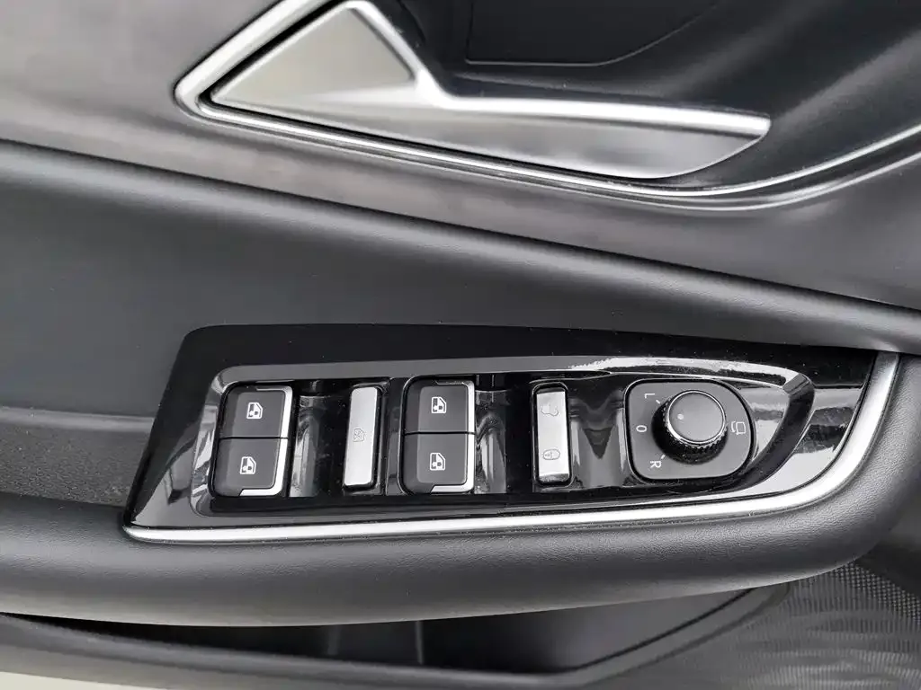 BAIC Beijing U5 PLUS 1.5L CVT Luxury Edition 2021 — фото 9