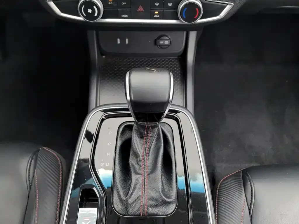 BAIC Beijing U5 PLUS 1.5L CVT Luxury Edition 2021 — фото 13