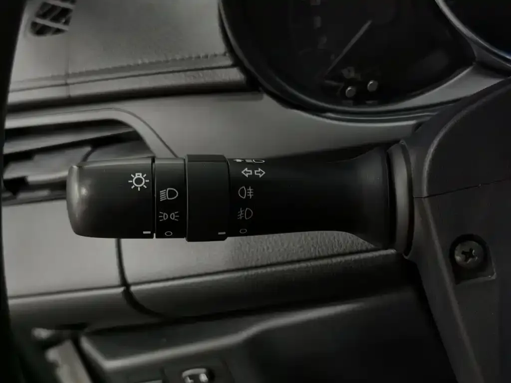 Toyota Vios 1.5L 20th Anniversary Edition 2023 — фото 21