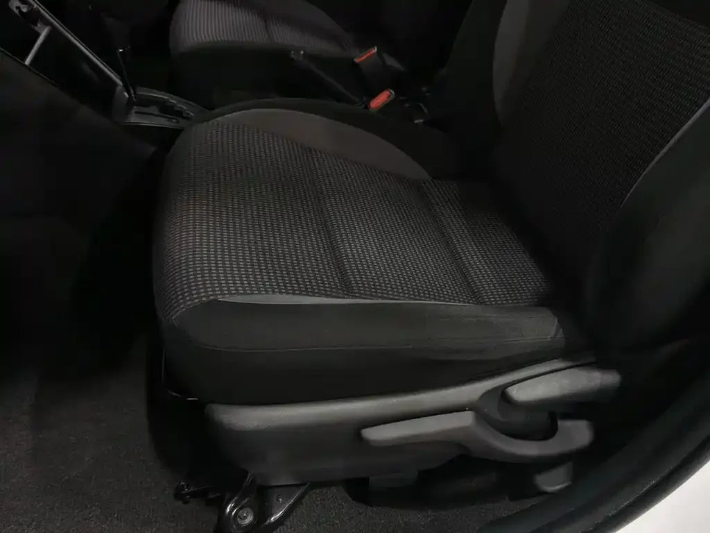 Toyota Vios 1.5L 20th Anniversary Edition 2023 — фото 20