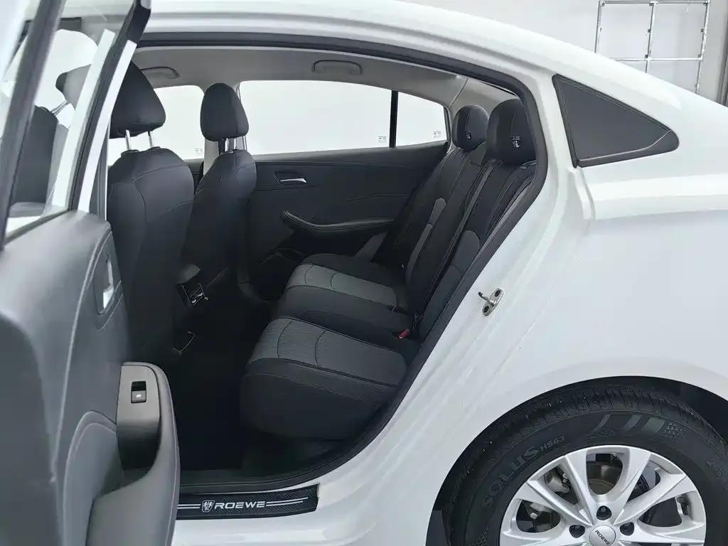 Roewe i5 1.5L Manual Comfort Edition 2024 — фото 15