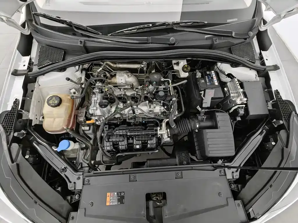Roewe i5 1.5L Manual Comfort Edition 2024 — фото 6