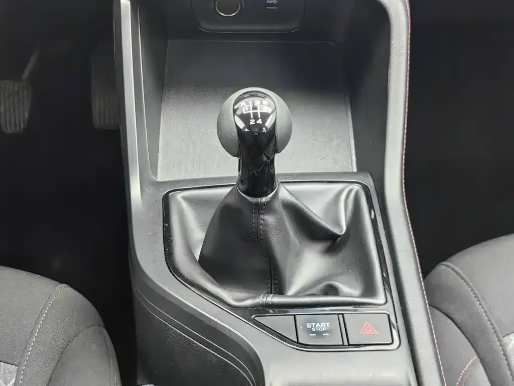 Roewe i5 1.5L Manual Comfort Edition 2024 — фото 13