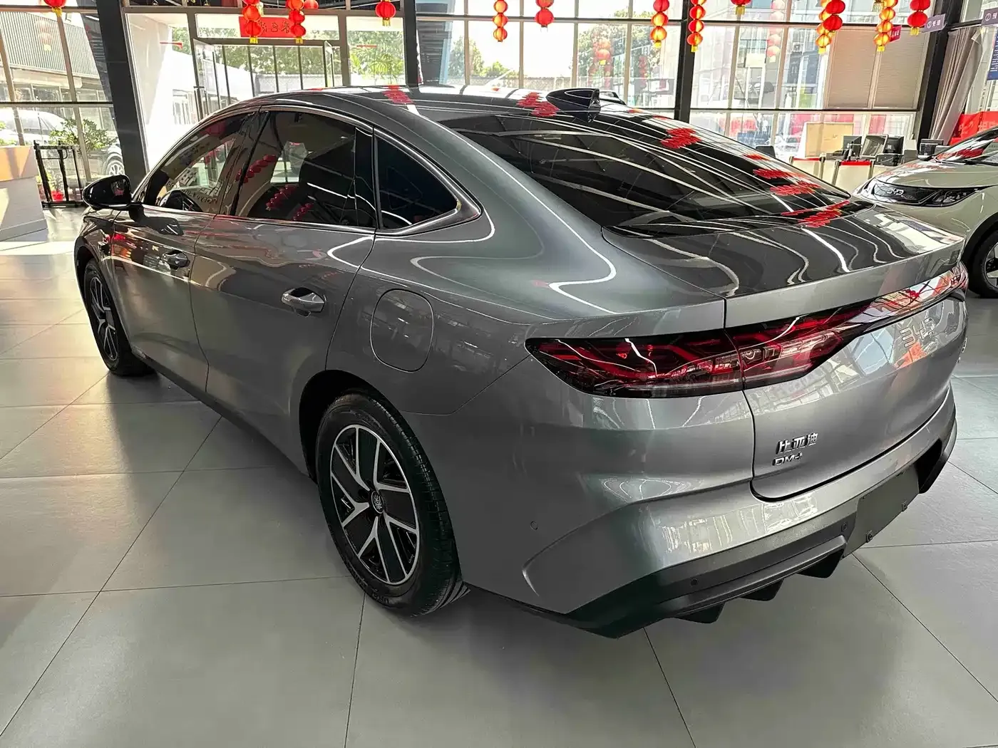 BYD Qin L DM-i Smart Drive Edition 120KM Surpassing 2025 — фото 7