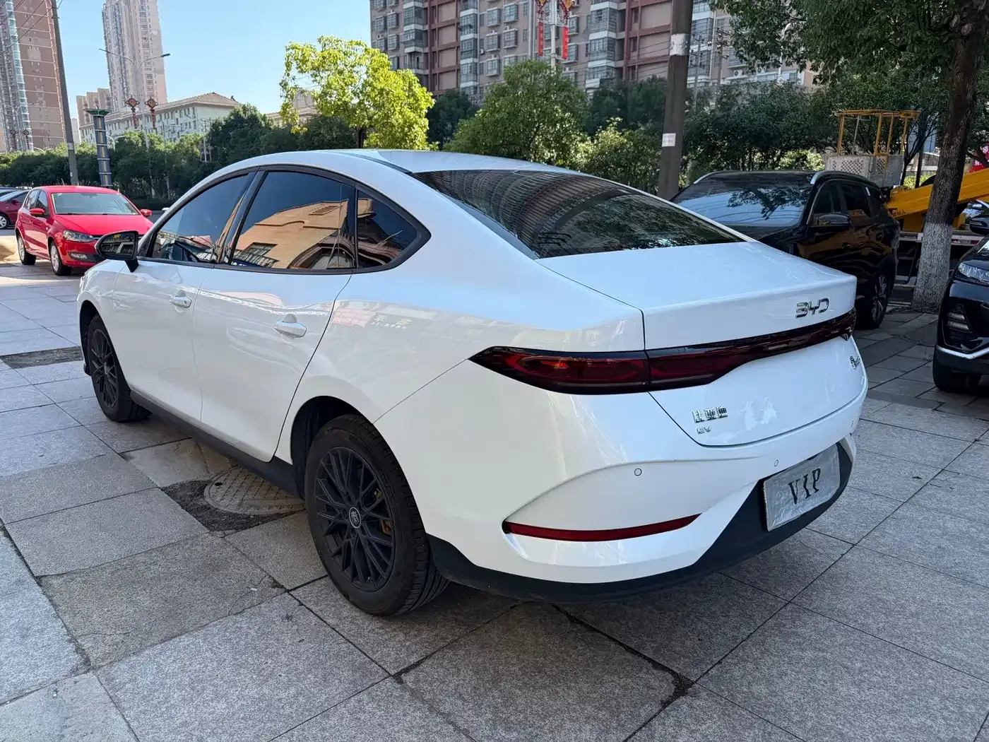 BYD Qin PLUS EV Smart Drive Edition 510KM Progressive 2025 — фото 9