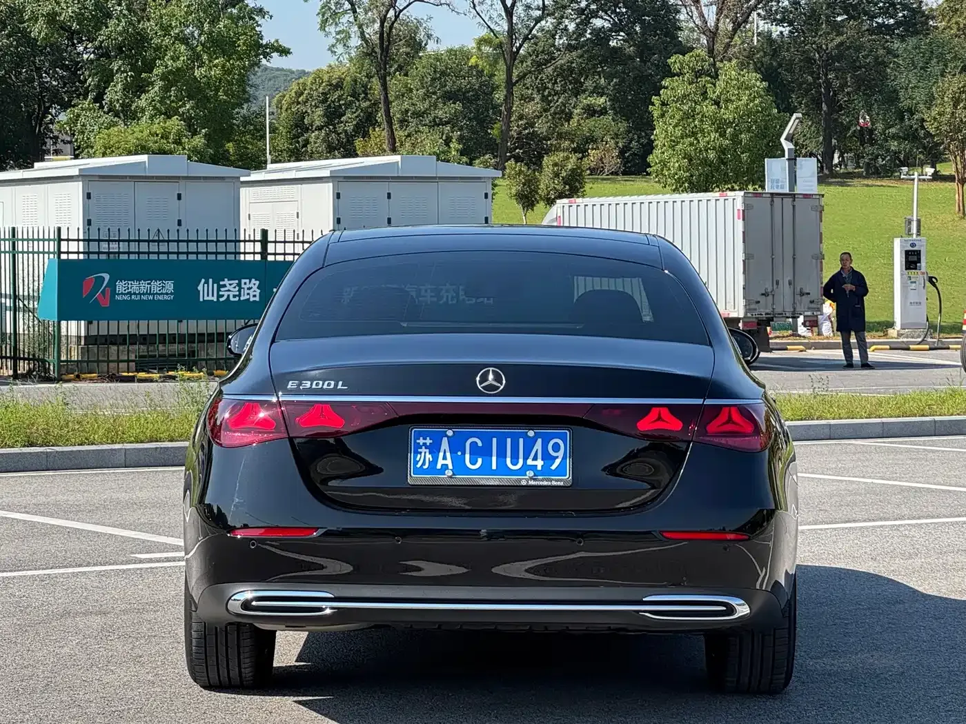 Mercedes-Benz E-Class Model E 260 L 2024 — фото 16