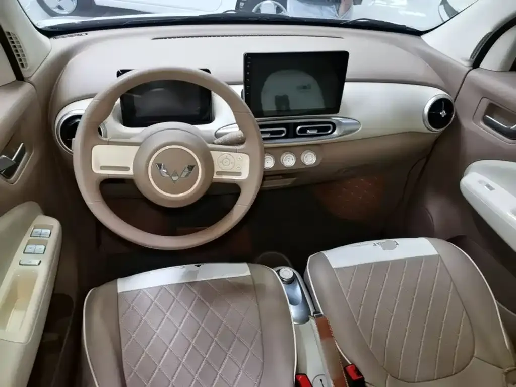 Wuling Motors Hongguang MINIEV 4-Door Advanced 2025 — фото 10
