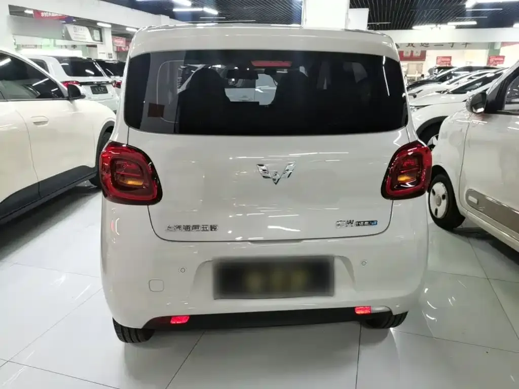 Wuling Motors Hongguang MINIEV 4-Door Advanced 2025 — фото 6