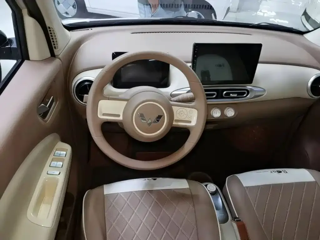 Wuling Motors Hongguang MINIEV 4-Door Advanced 2025 — фото 11