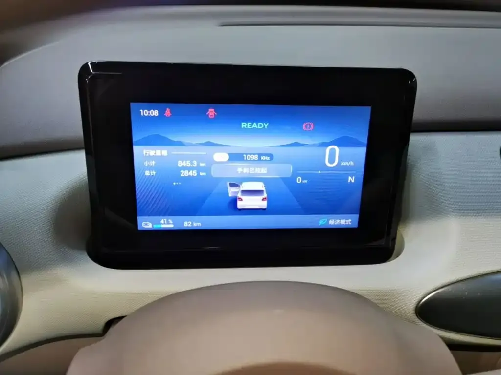 Wuling Motors Hongguang MINIEV 4-Door Advanced 2025 — фото 12