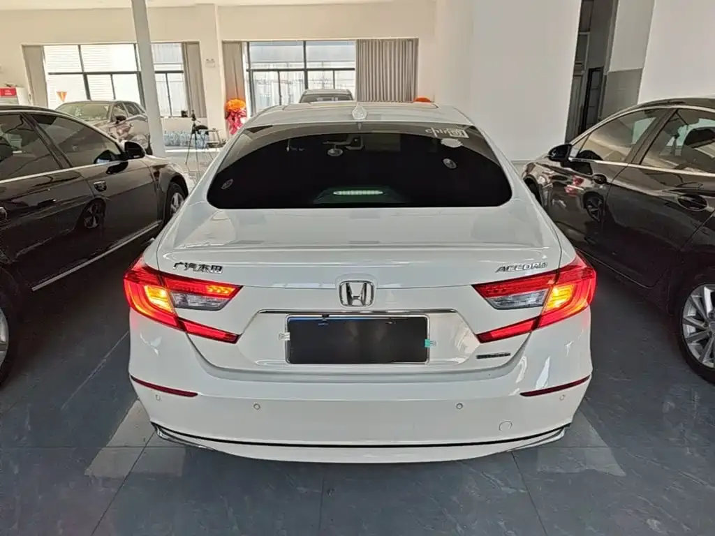 Honda Accord Sharp Hybrid 2.0L Sharp Wisdom Edition China VI 2020 — фото 6