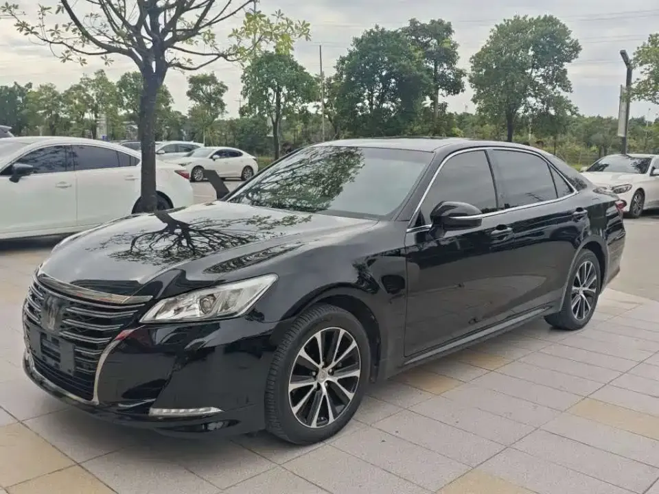 Toyota Crown 2.0T Fashion Edition 2019
