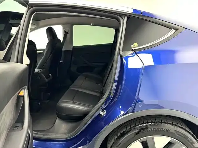 Tesla Model Y Standard Range Rear-Wheel Drive 2022 — фото 6