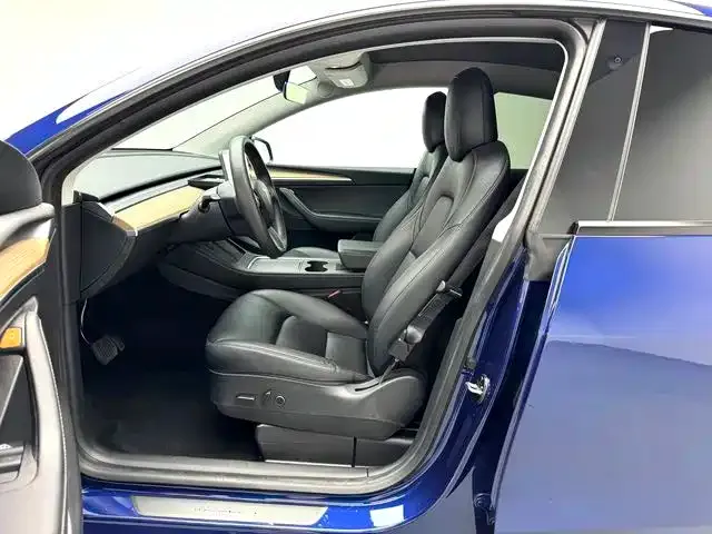 Tesla Model Y Standard Range Rear-Wheel Drive 2022 — фото 5