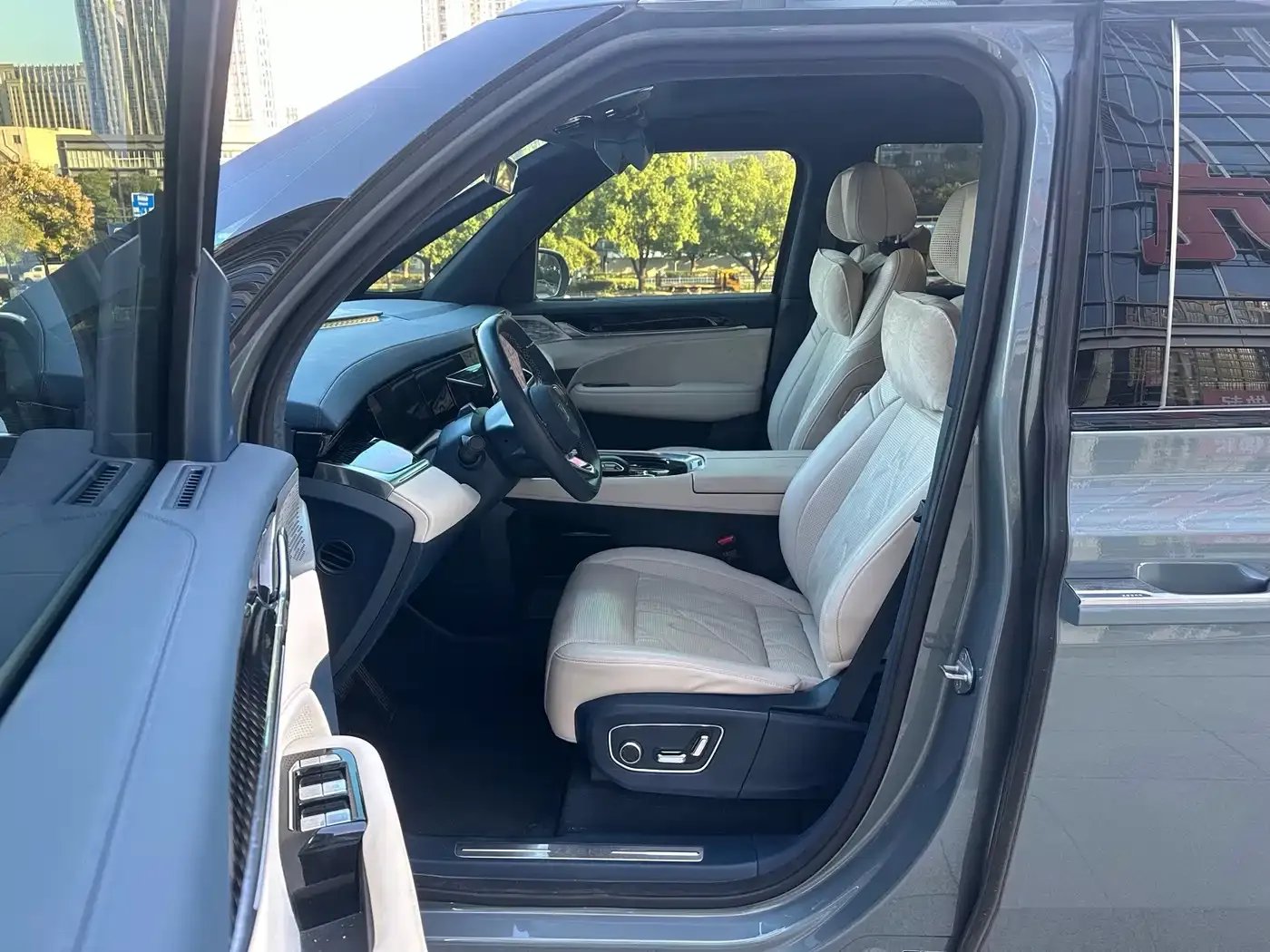 Zeekr 009 7-Seat Aisle AWD Version 108kWh 2024 — фото 10
