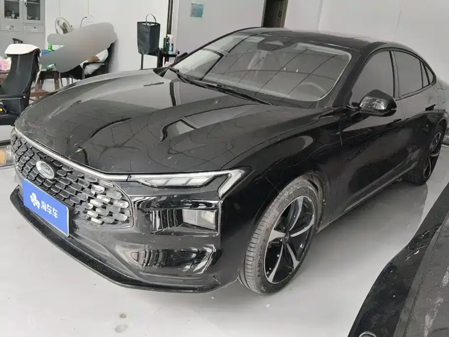 Ford Mondeo 2.0T EcoBoost Luxury 2025