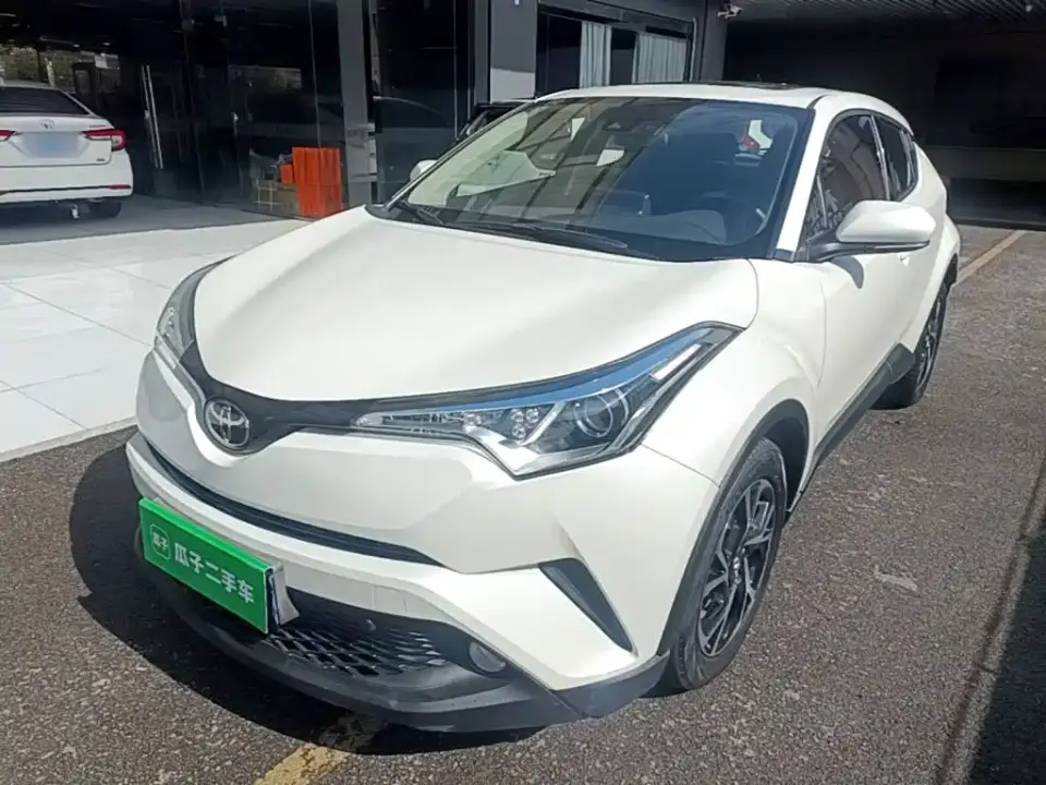 Toyota C-HR Model 2.0L Leading 2020
