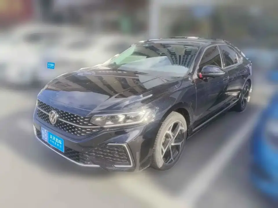 Volkswagen Passat 330TSI Starlight Elite Edition 2024