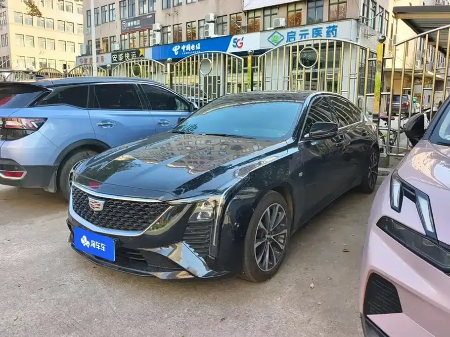 Cadillac CT5 Model 28T Urban Sport Edition 2025