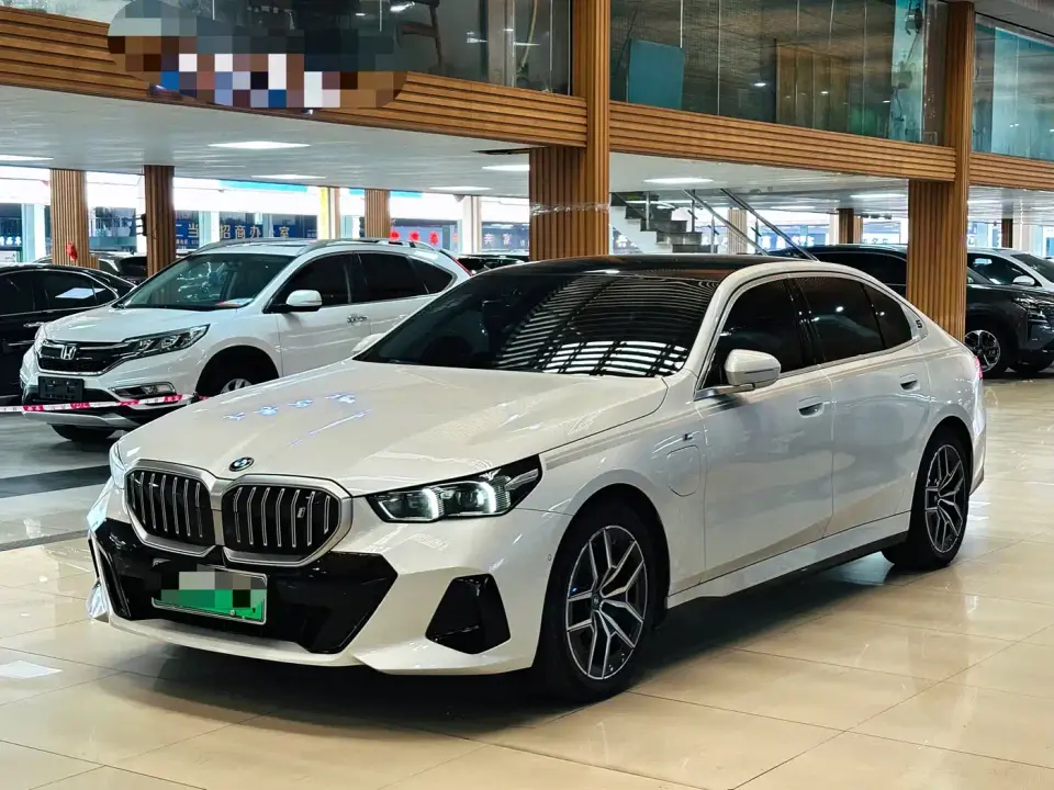 BMW i5 eDrive 35L Premium Model M Sport Package 2024