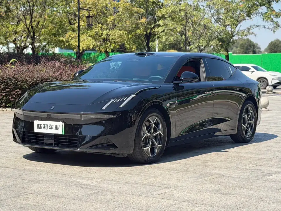 Lynk & Co 10 EM-P Model 120km Base Version 2025