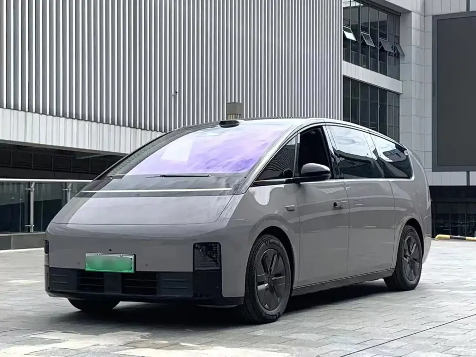 Li Auto MEGA Model Home Family Special Edition 2025