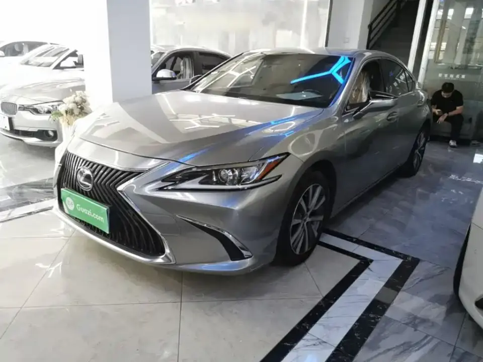 Lexus ES 200 Excellence 2019