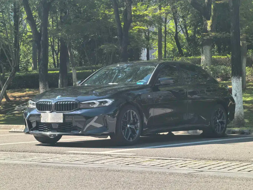 BMW 3 Series 330Li M Sport Night Edition 2025