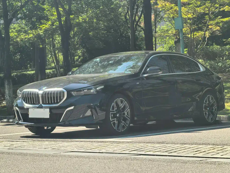 BMW 5 Series 530Li Premium M Sport Package 2025