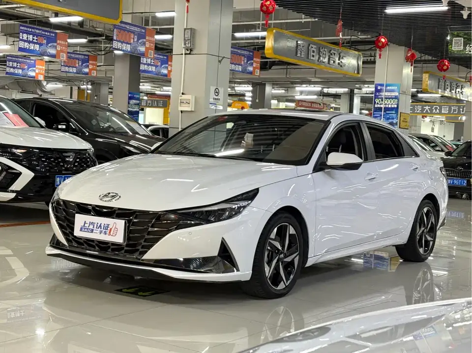 Hyundai Elantra 1.5L CVT LUX Premium Edition 2023