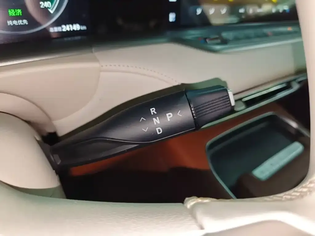Voyah Auto VOYAH FREE Ultra Long Range Intelligent Driving Edition 2024 — фото 14