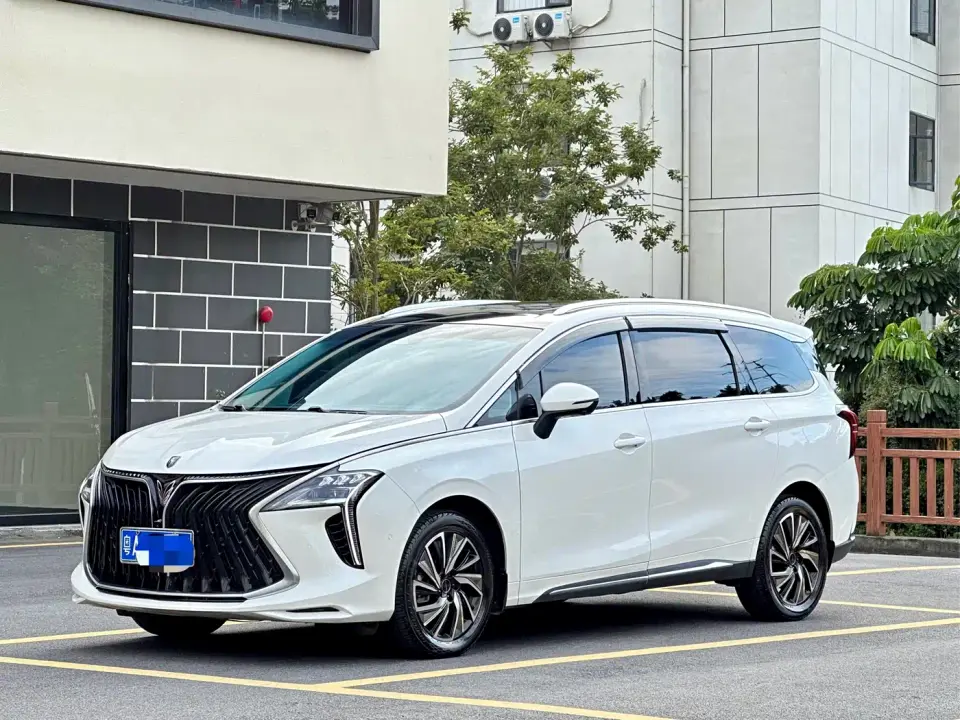 Dongfeng Fengxing Fengxing Yacht 1.5T DCT Moon Chaser Edition 2022