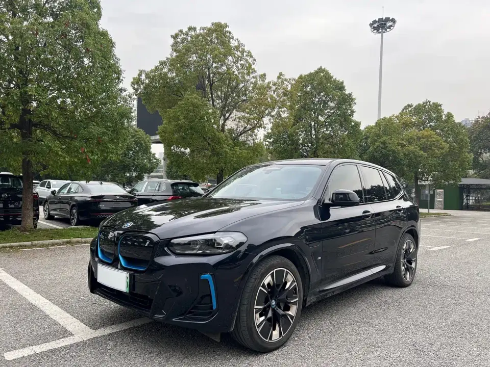 BMW iX3 Leading Edition 2022
