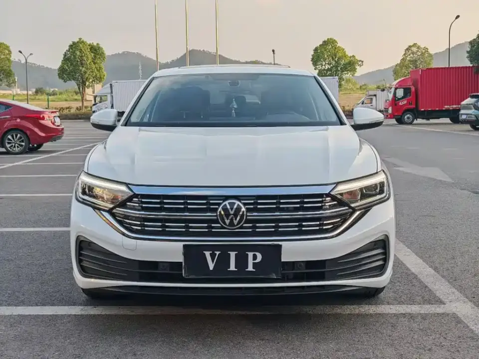 Volkswagen Sagitar Model Year 3rd Facelift 300TSI DSG Surpassing Edition 2025