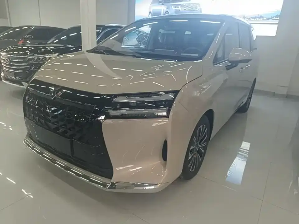 Wuling Motors Xingguang 730 New Energy Model Plug-in Hybrid Base Version 2026