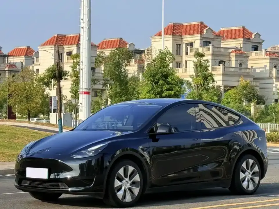 Tesla Model Y Facelift Rear-Wheel Drive Version 2023