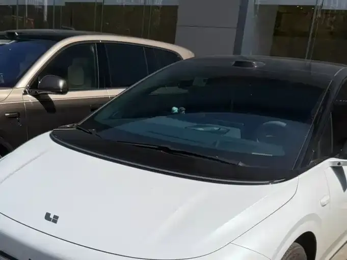 Li Auto i6 2WD Base Model 2026
