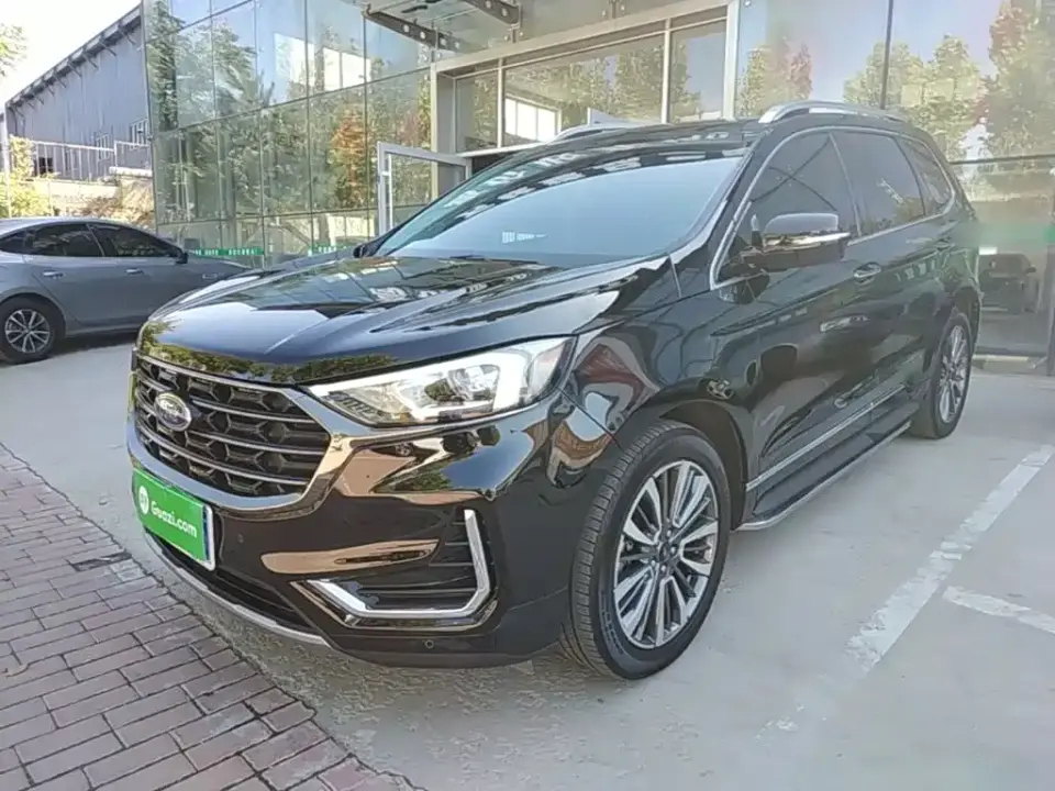 Ford Edge PLUS EcoBoost 245 FWD Luxury Sharp 7-seater 2022