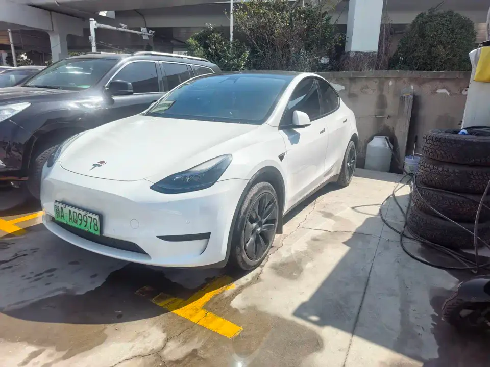 Tesla Model Y Rear-Wheel Drive Edition 2023