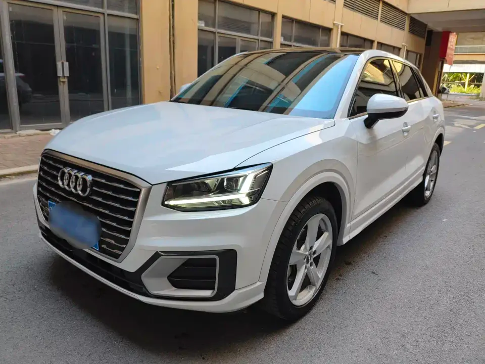 Audi Q2L 35 TFSI Fashion Elegance Model 2020