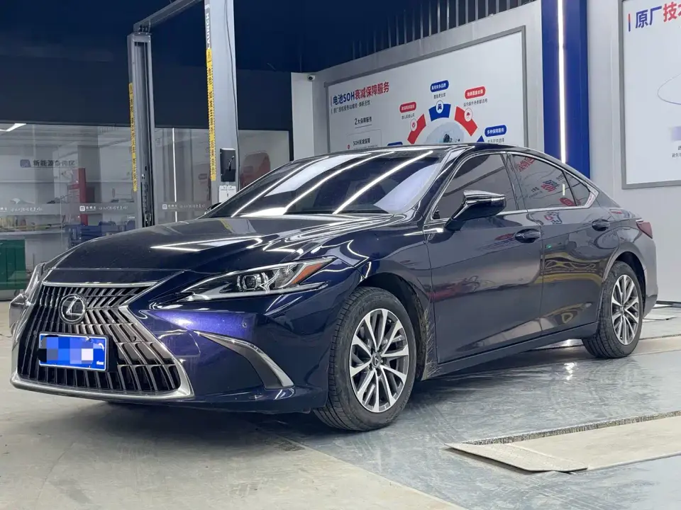 Lexus ES 200 Excellence Edition 2024