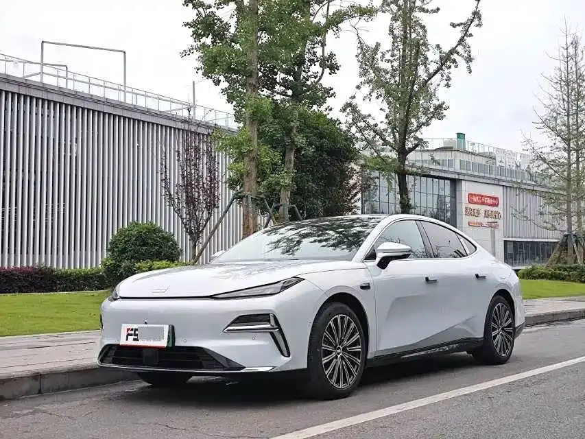 Geely Galaxy Galaxy Xingyao 8 Model 130km EM-i Flagship Edition 2025