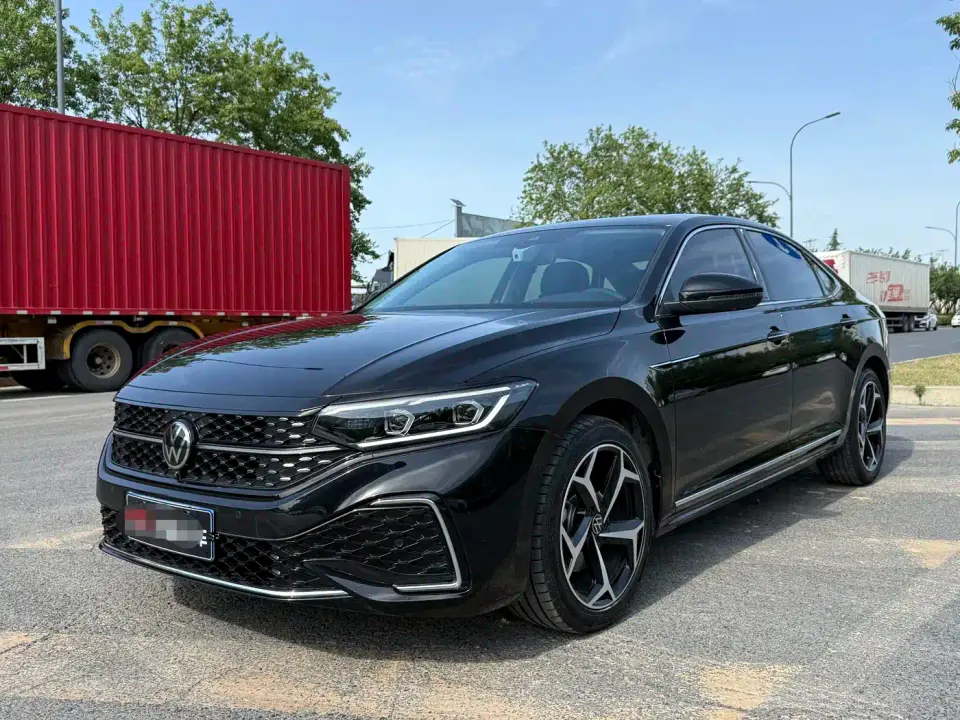 Volkswagen Passat 380TSI Starlight Luxury Edition 2024