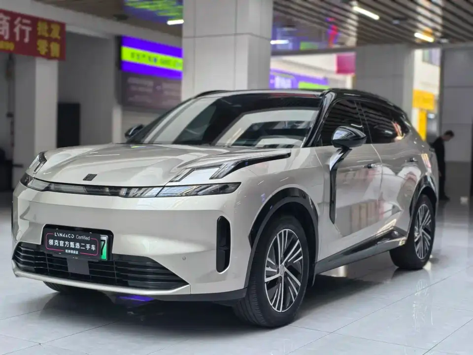 Lynk & Co 08 EM-P 220km AWD Performance Halo 2024