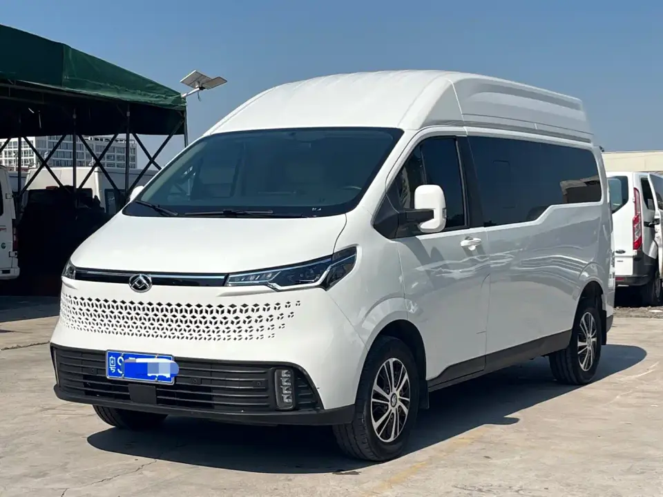 SAIC Maxus Xintu V70 Model 2.0T Automatic Long Wheelbase Medium Roof Luxury Edition 9-Seater 2025