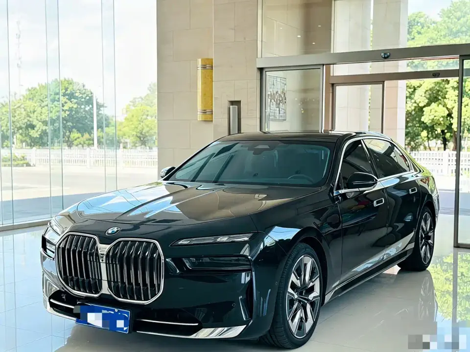 BMW 7 Series Model 740Li Leading Luxury Package 2023