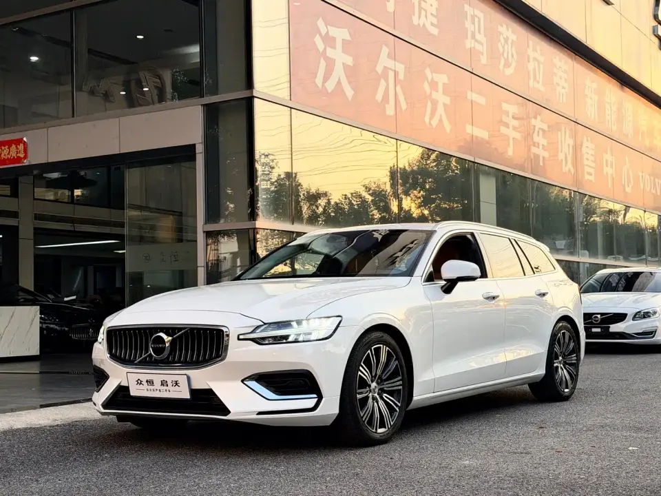 Volvo V60 T5 Smart Luxury Edition 2020